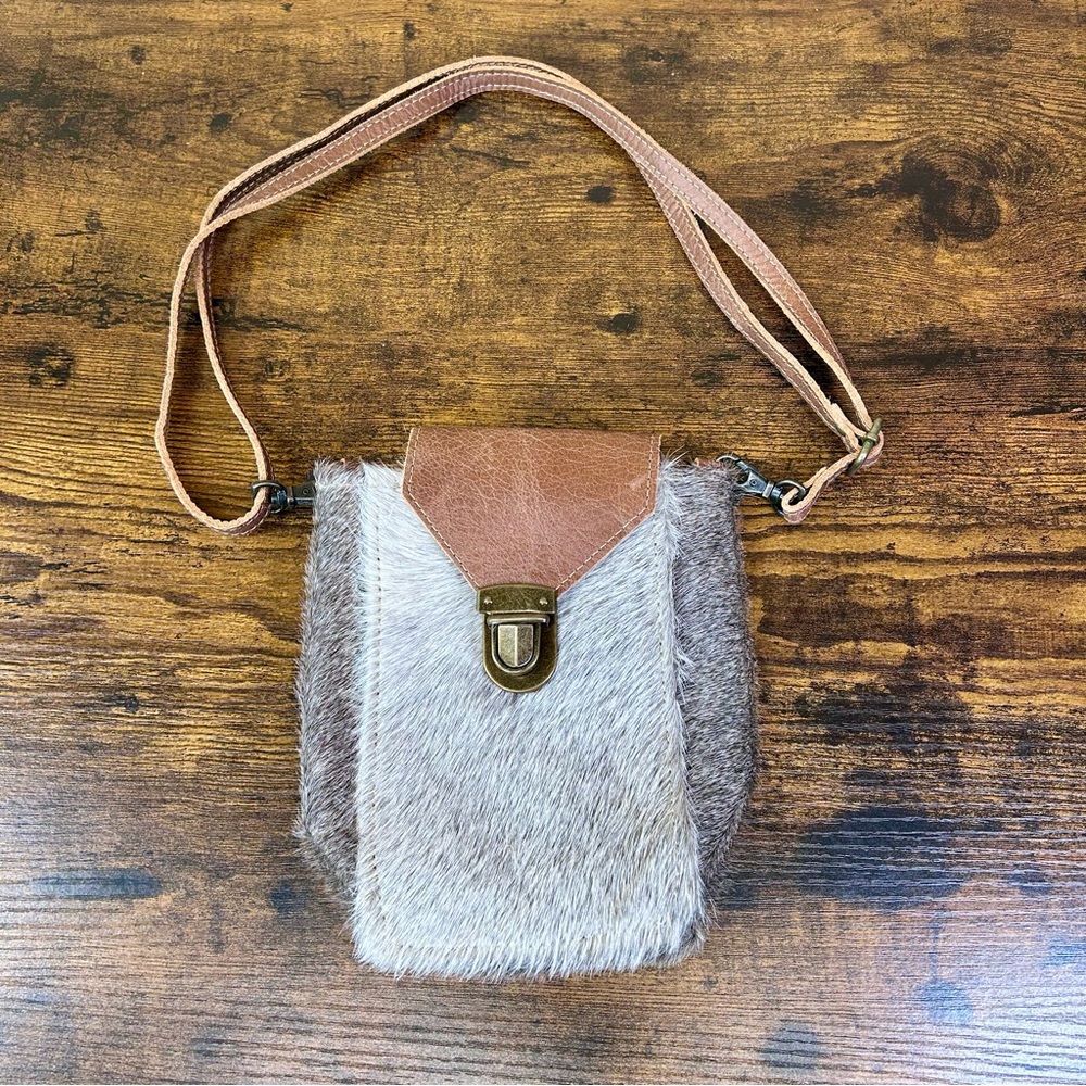 NWOT Crosstree Lane Leather Crossbody Bag white tail deer